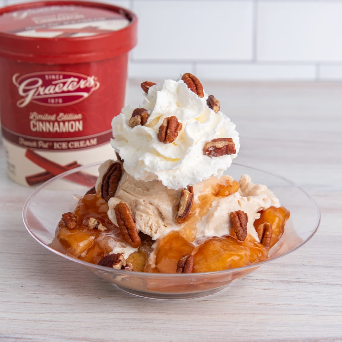 Apple cinnamon sundae