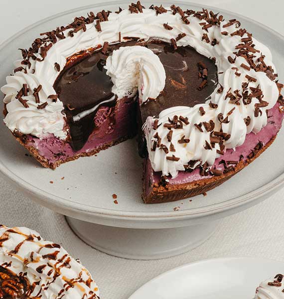 black raspberry chip ice cream pie